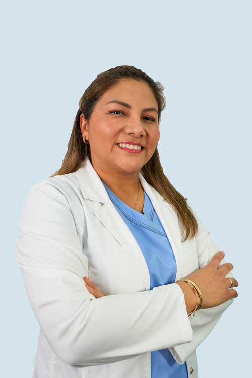 July Matos Hilario - Mendoza Matos Odontología Especializada