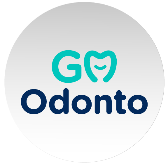 Logotipo de GM Odonto, línea de capacitación y formación profesional de Mendoza Matos Odontología Especializada.
